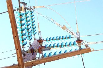 advantages-of-suspension-insulators-and-pin-type-insulators