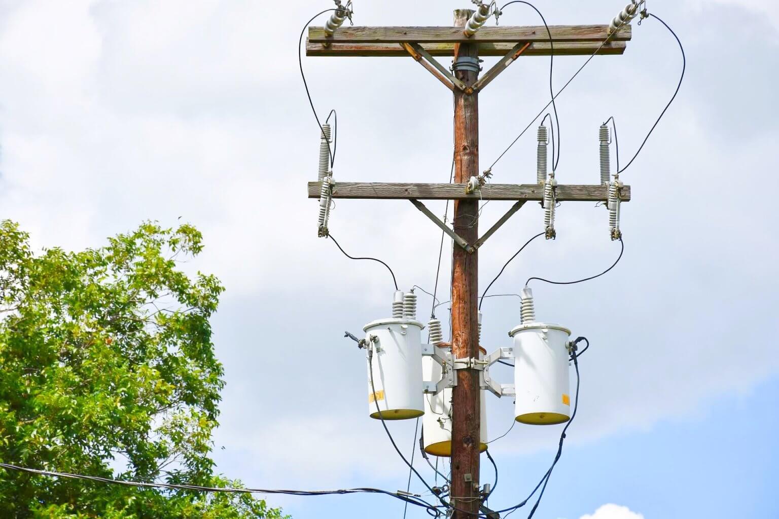 What is a Lightning Arrester? How does it work?