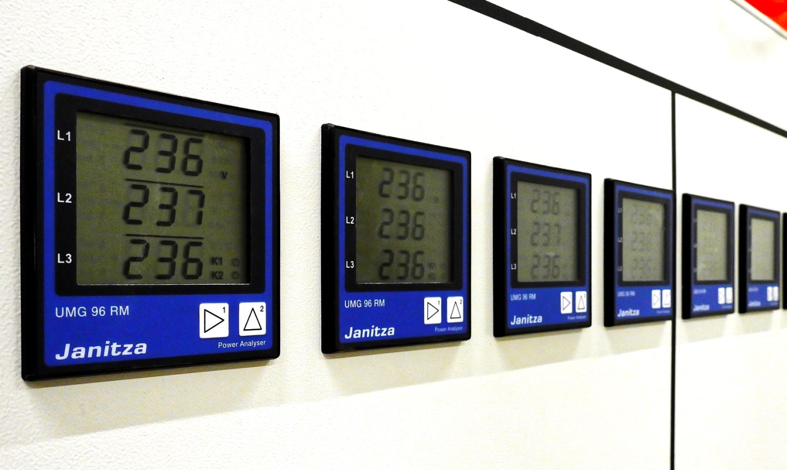 Difference Between Electrical And Electronic Devices